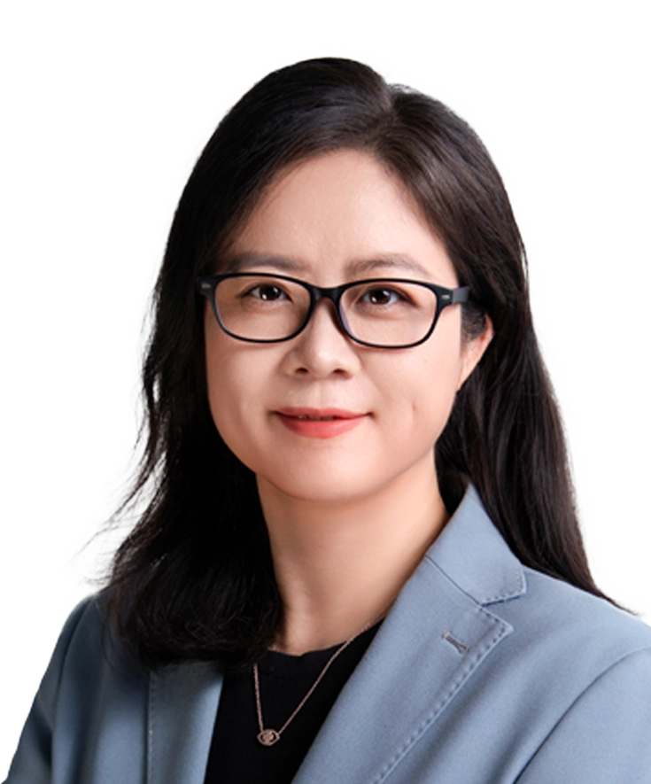 Headshot of Gloria Song